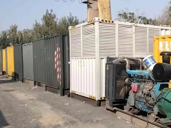 太仓200KW柴油发电机机组每小时油耗是多少？